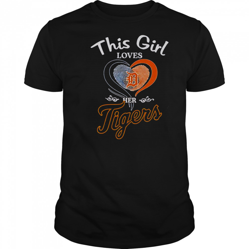 Detroit Tigers This Girl Loves Her Heart Fingerprint T-Shirt