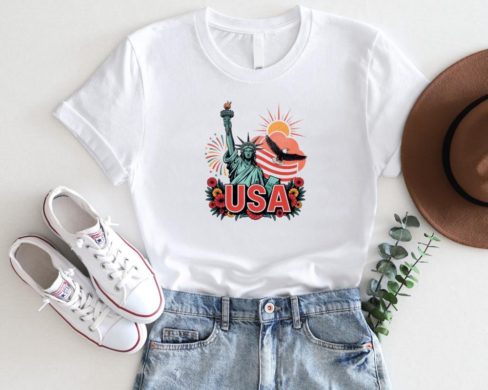 USA Liberty Vintage T-Shirt 4th of July Statue of Liberty & Eagle Tee
