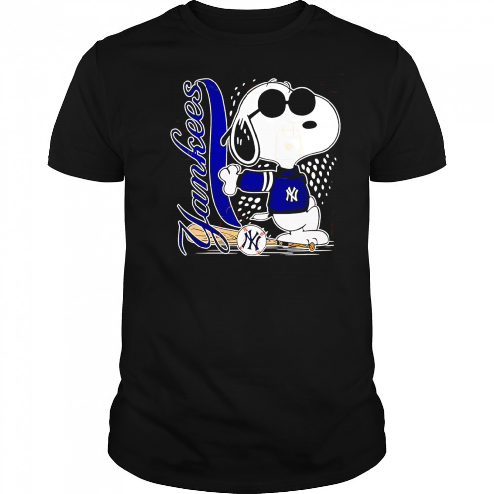 New York Yankees Snoopy pose shirt