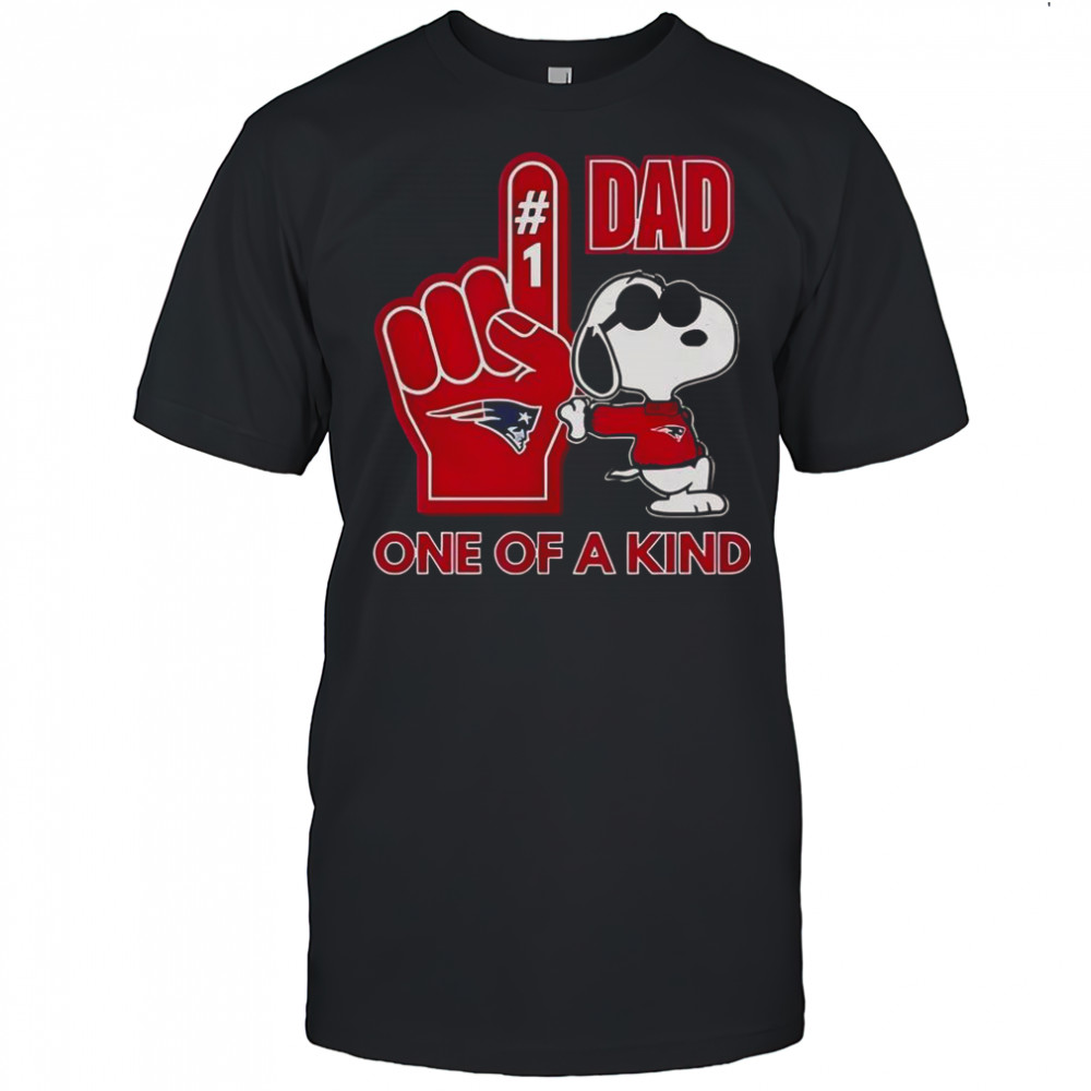 Snoopy New England Patriot #1 DAD One Of A Kind T-Shirt