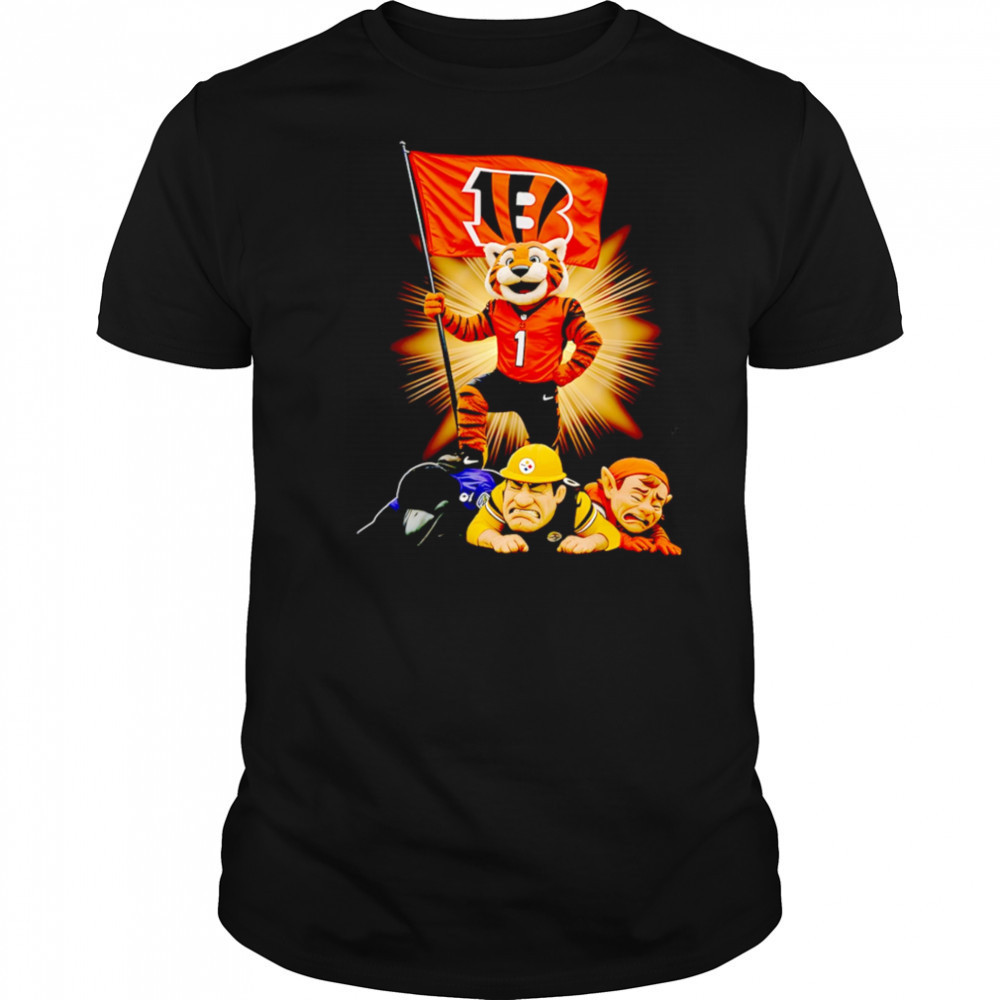 Cincinnati Bengals mascot standing with flag shirt