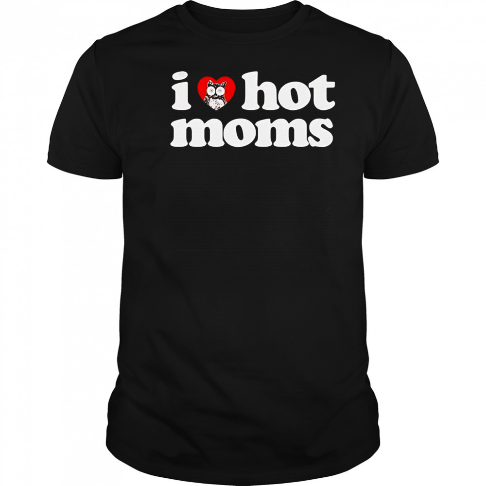 I Love Hot Moms x Hooters shirt