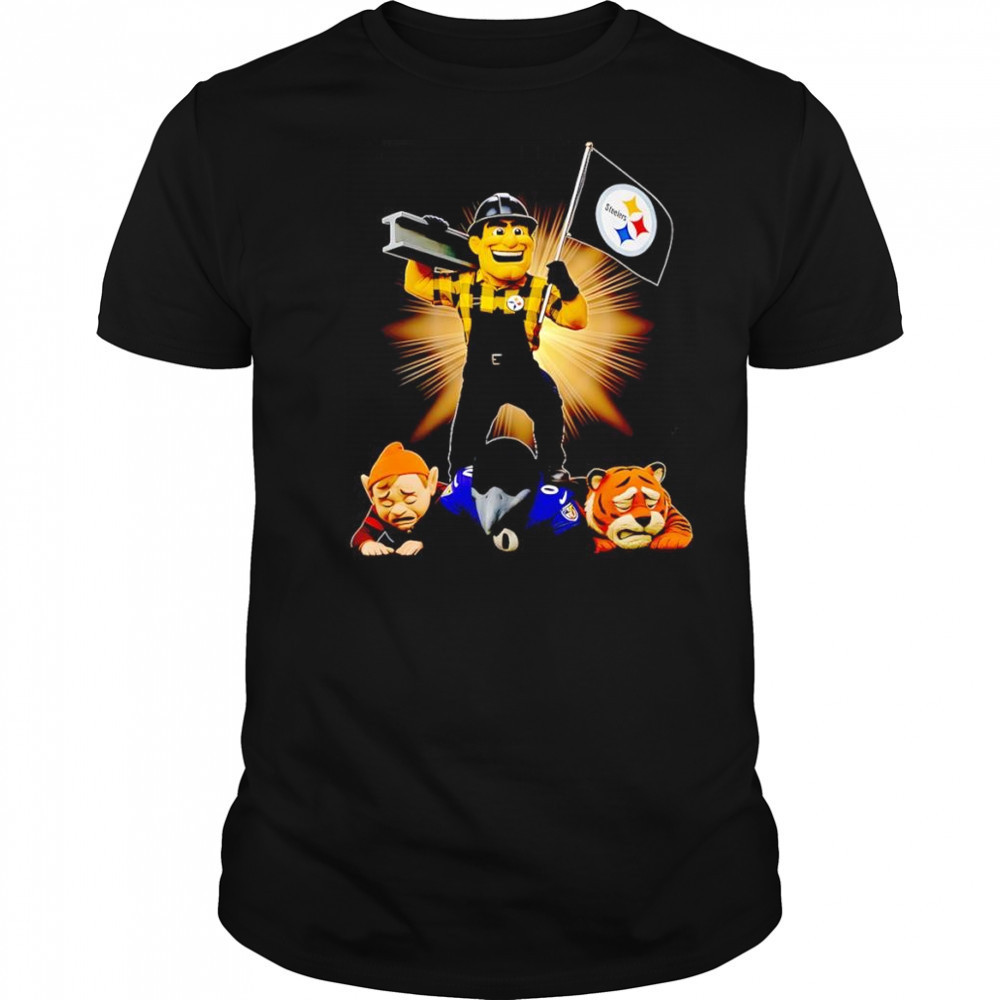 Pittsburgh Steelers mascot standing with flag shirt
