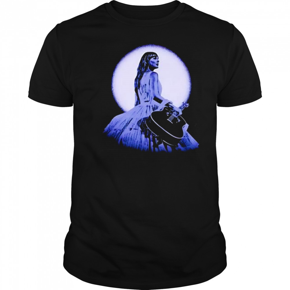 Swift holding guitar moon classic shirt