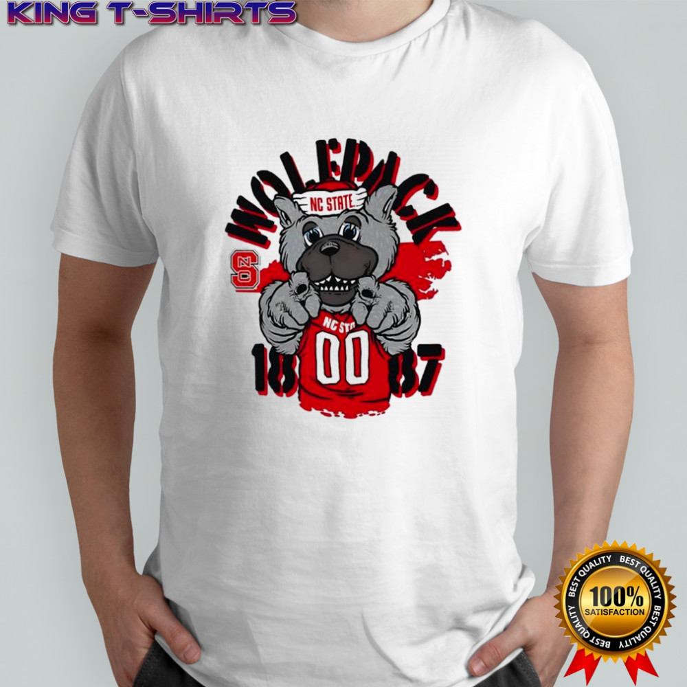 NC State Wolfpack football pointing mascot stencil shirt