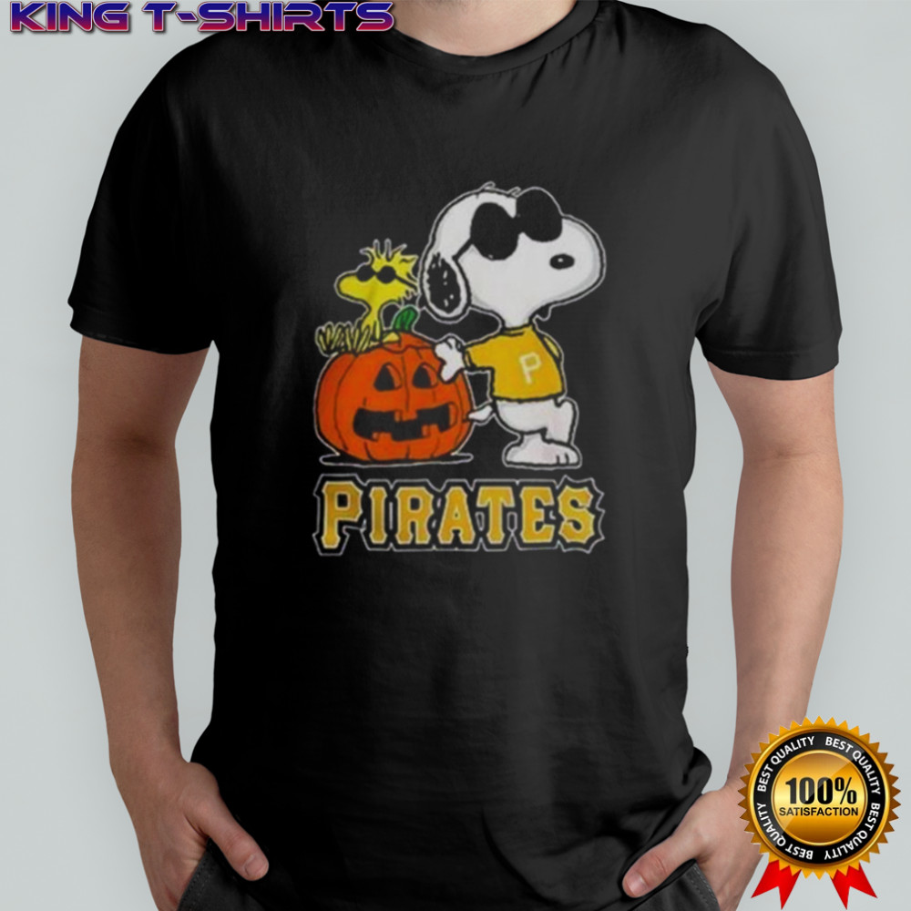 Awesome Snoopy Pittsburgh Pirates MLB Pumpkin Halloween Peanuts Cartoon 2025 T-Shirt