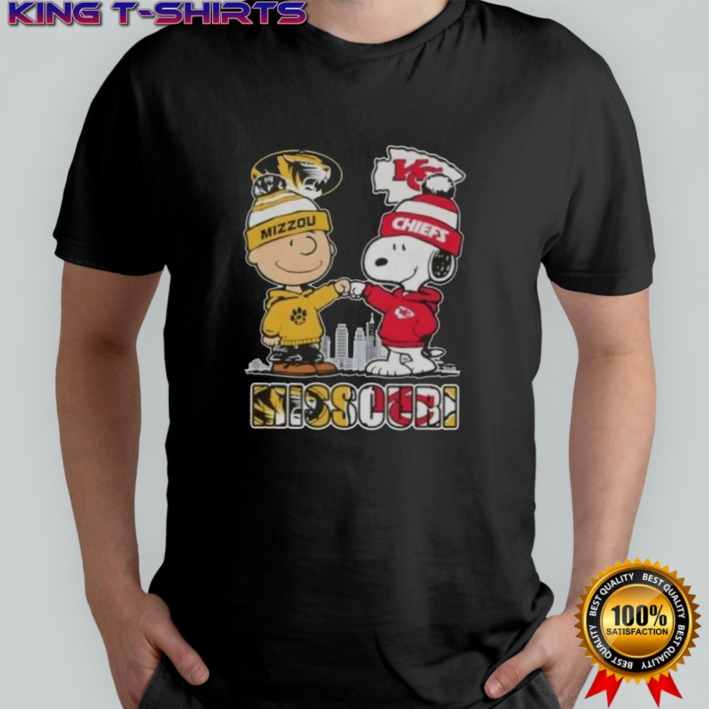 Snoopy And Charlie Brown Missouri Tigers X Kansas City Chiefs Skyline T-Shirt