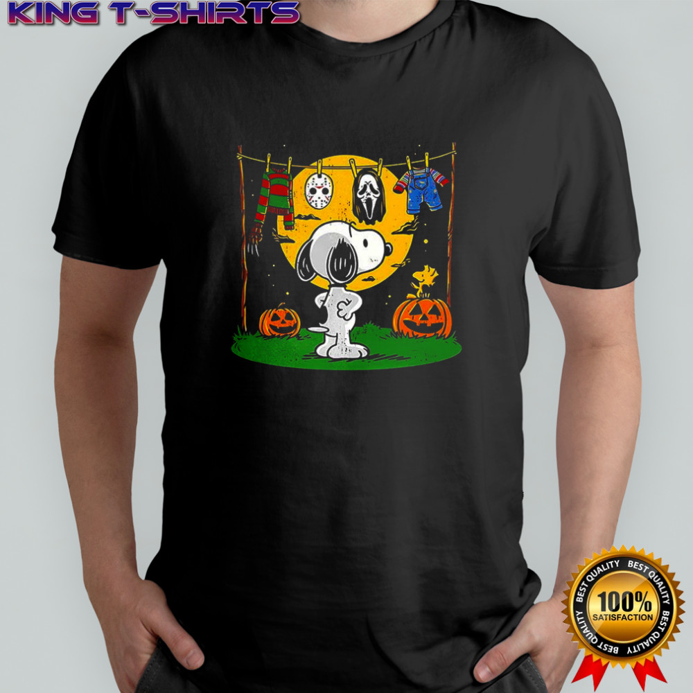 Snoopy hangs out the killer’s clothes Halloween Costume shirt