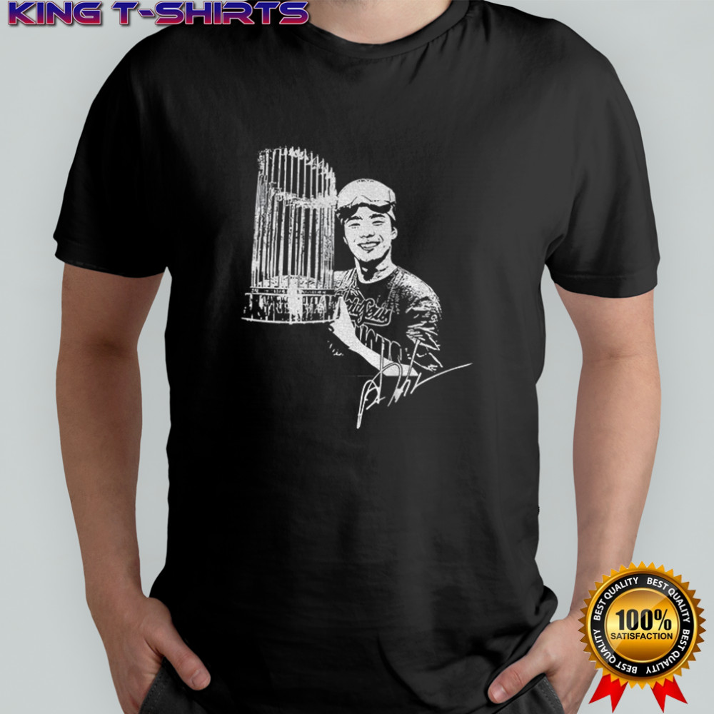 Yoshinobu Yamamoto Champions Celebration holding Cup Los Angeles Dodgers MLB player signature shirt