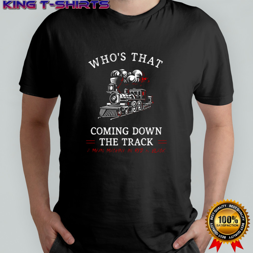 Georgia Bulldog football who’s that coming down the track a mean machine in red and black vintage shirt