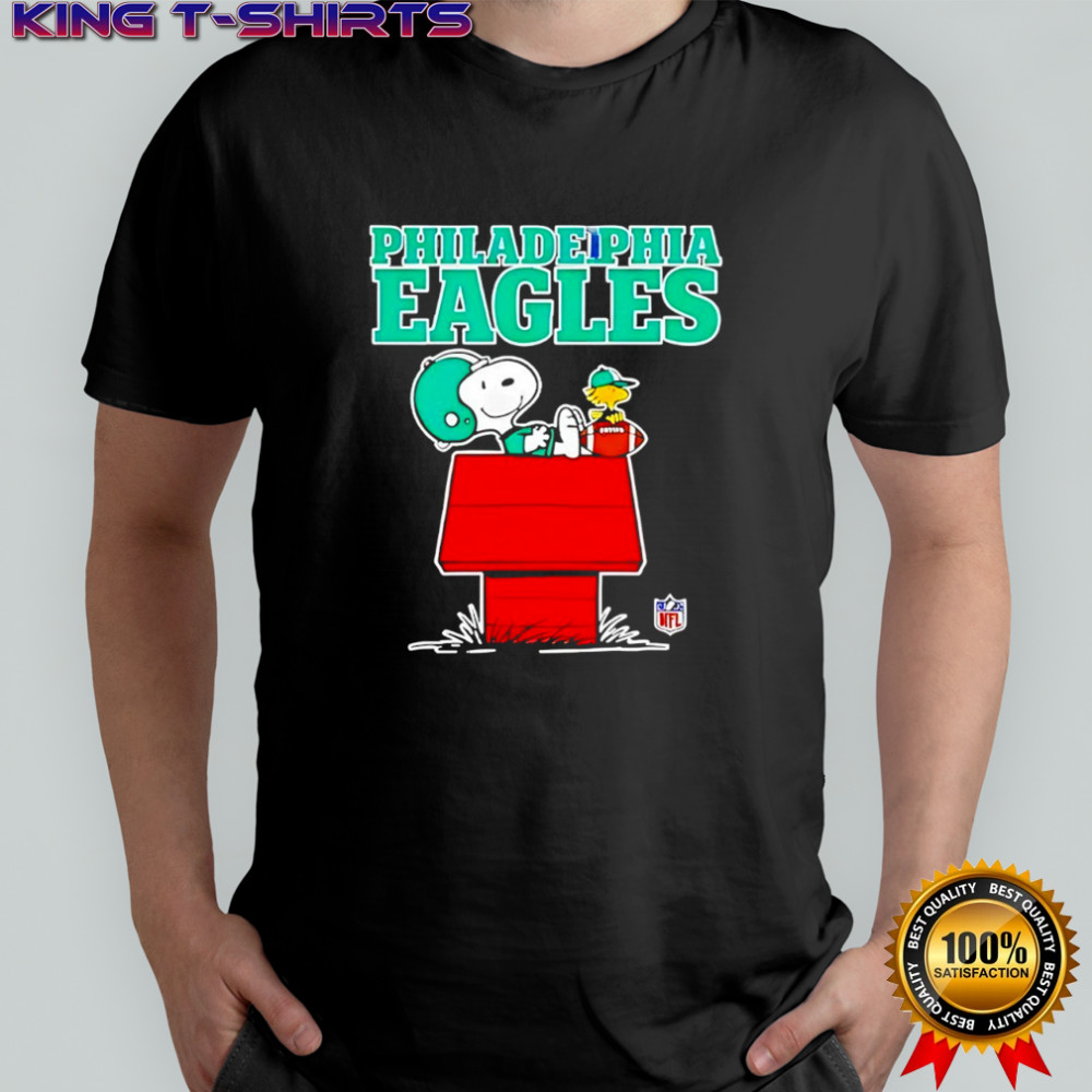 Philadelphia Eagles Snoopy chilling with football Peanuts style shirt